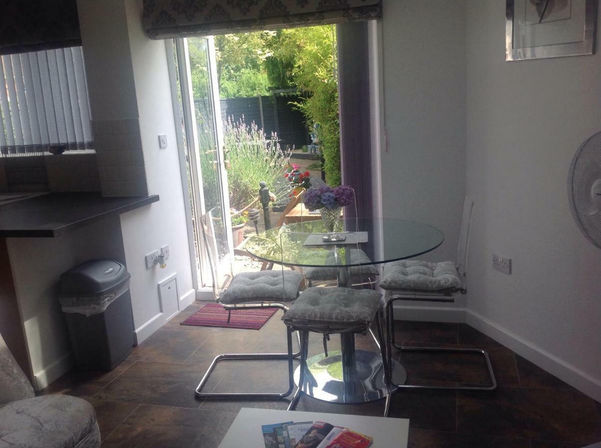 Oakleigh 1 Bed Ground Floor Garden View Apartment Free Onsite Parking Stratford-upon-Avon Extérieur photo